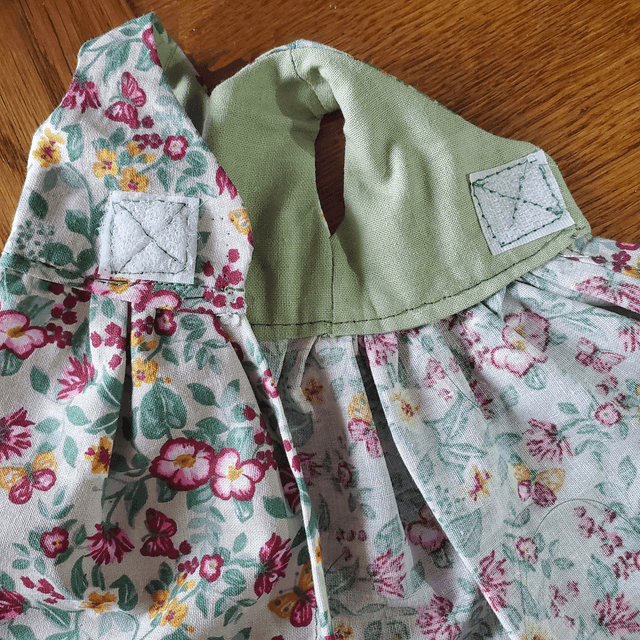 Robe portefeuille  avec bandeau et gilet coordonné,  pour poupée Paola Reina, les chéries de Corolle