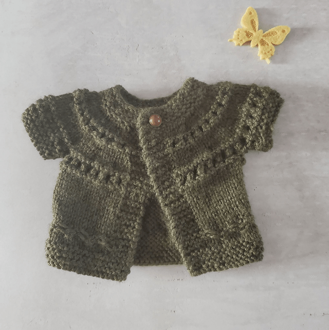 Gilet de poupée vert mousse